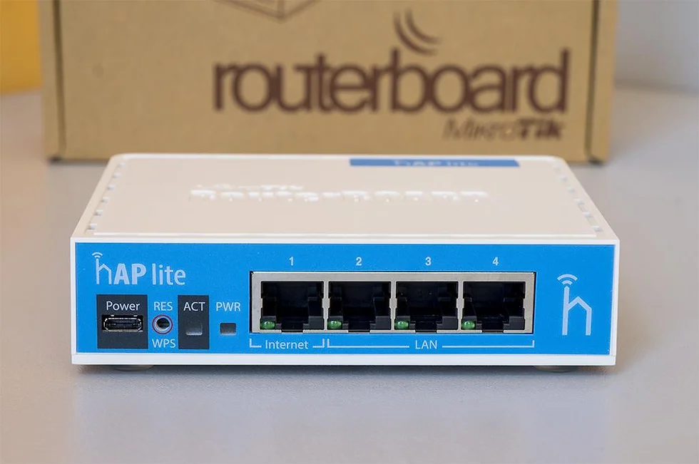 3a5202_ccbb348dbdcf47e9949f1871df8637d9mv2.webp Mikrotik hAPLite Indoor RB941: Routeur/Point d’accès 2.4 GHz MikroTik hAP Lite RB941-2nD-TC – Image 1